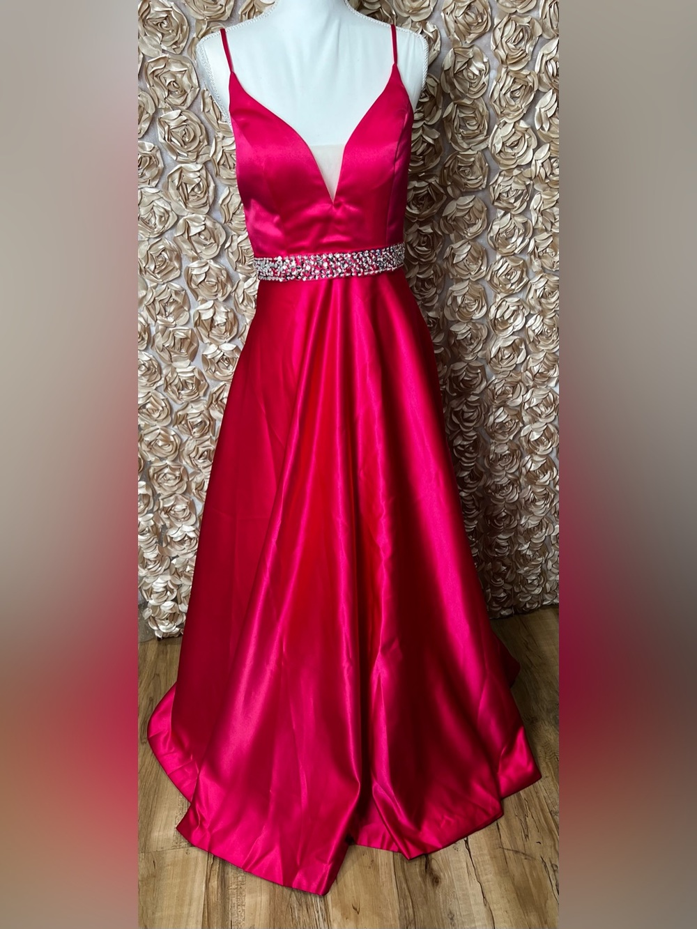 Elegant Fuchsia Satin A-Line Evening Dress with Beaded Waist